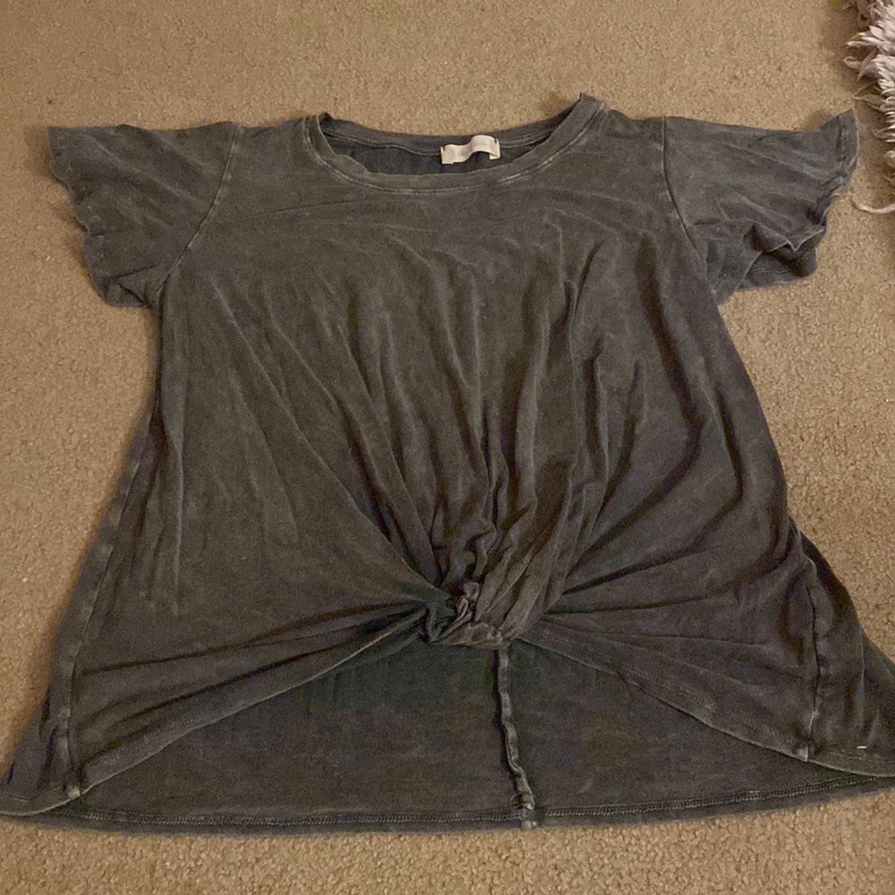 Altars state Knotted flowy gray top